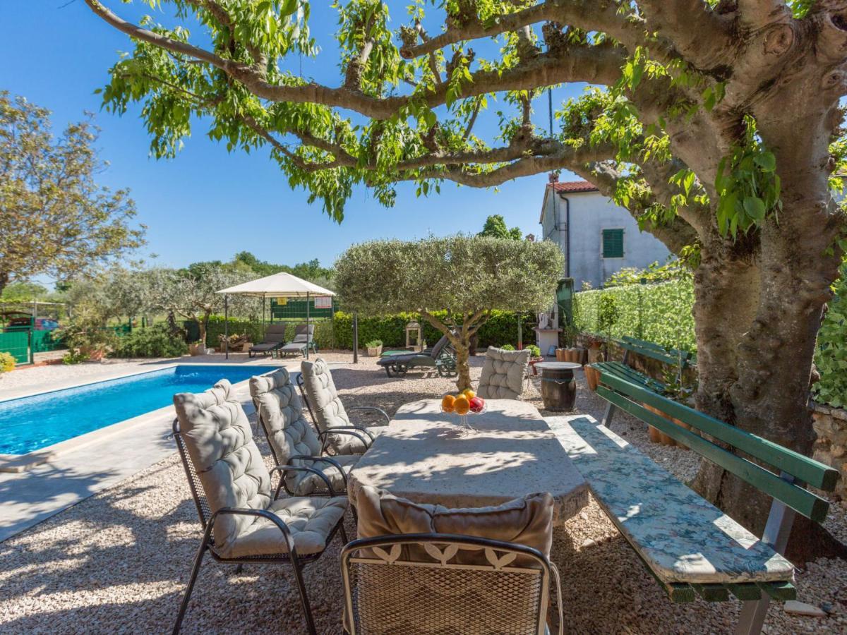 Holiday Home Villa Lucky By Interhome ブルトニグラ エクステリア 写真