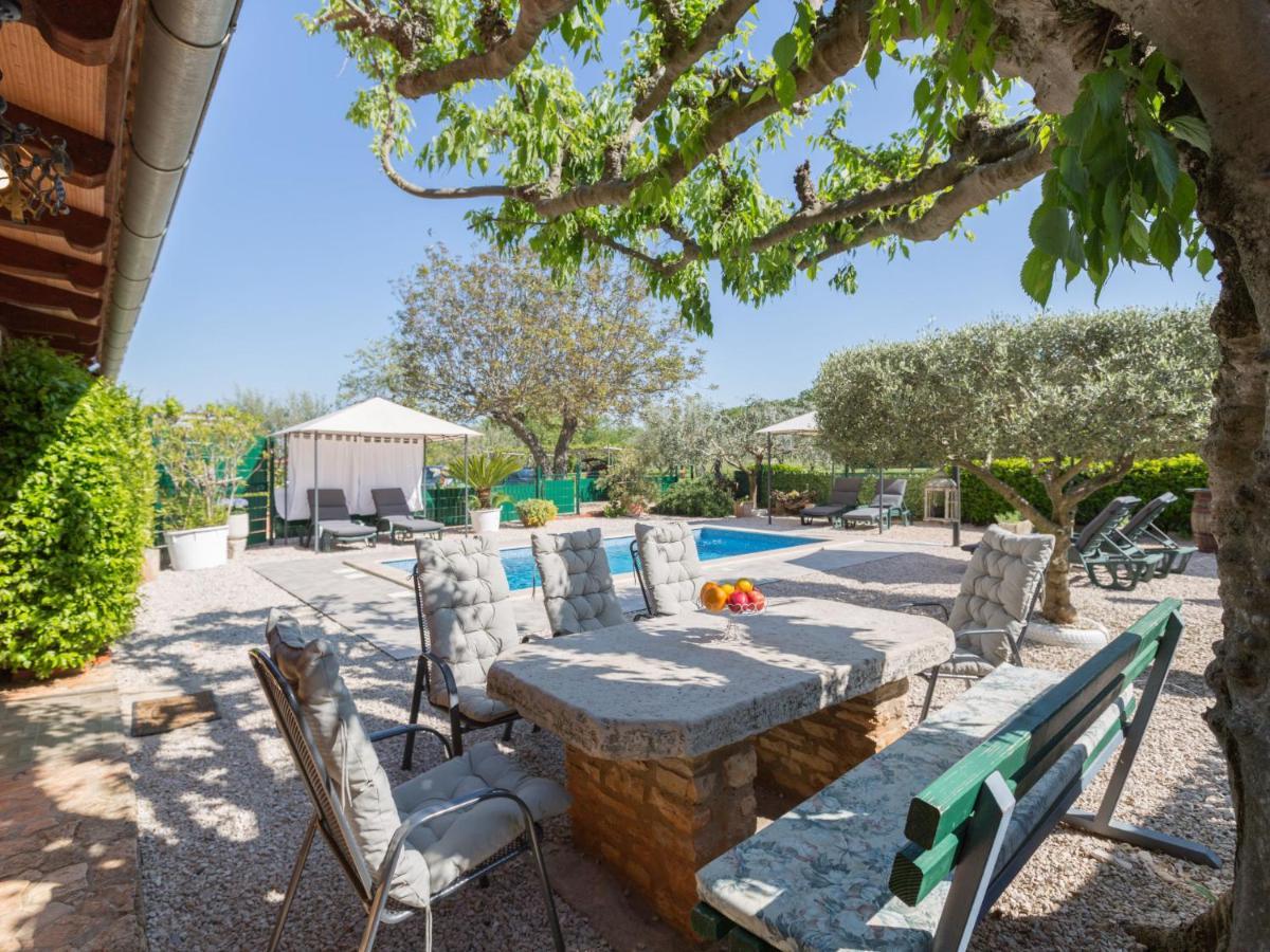 Holiday Home Villa Lucky By Interhome ブルトニグラ エクステリア 写真