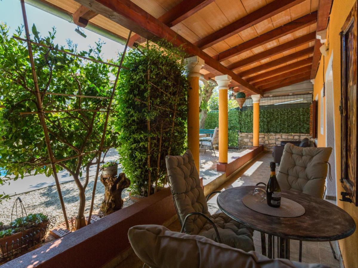Holiday Home Villa Lucky By Interhome ブルトニグラ エクステリア 写真