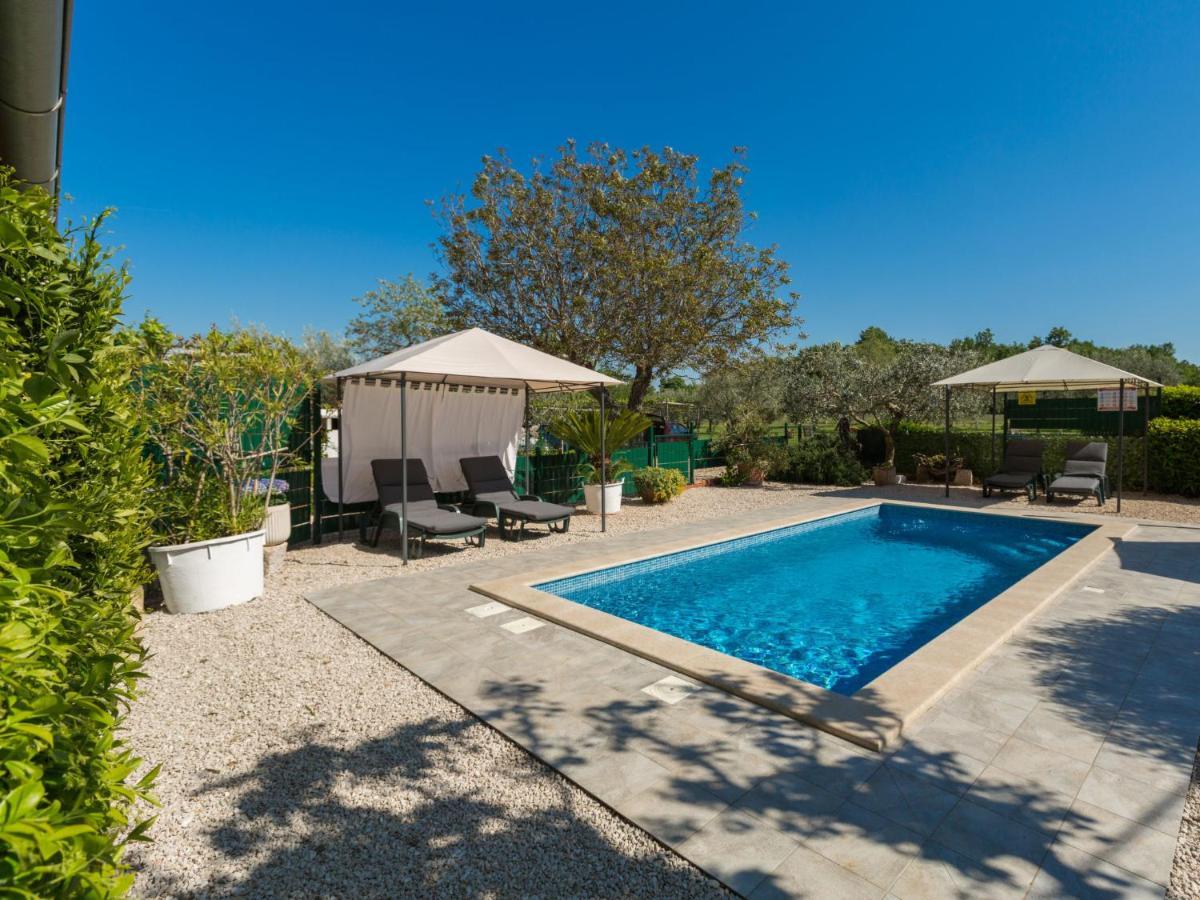 Holiday Home Villa Lucky By Interhome ブルトニグラ エクステリア 写真